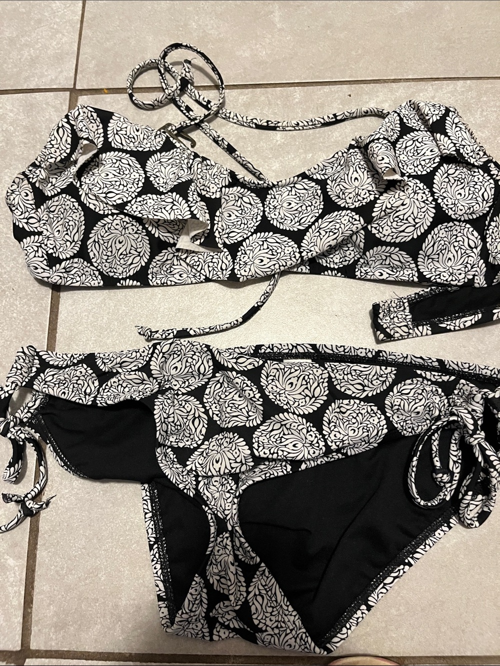STYLUS Black and White Printed Two-Piece Swimsuit